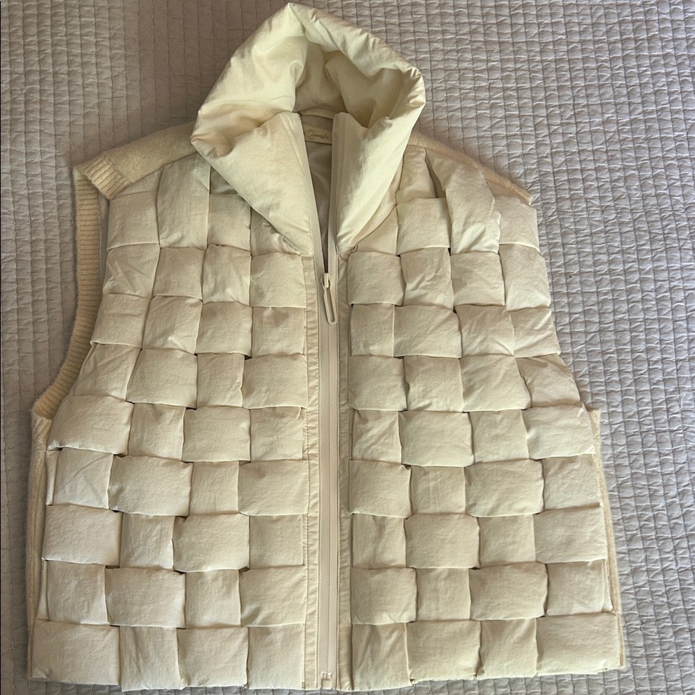 Like new gorgeous Mes Demoiselles Cream Quilted Vest